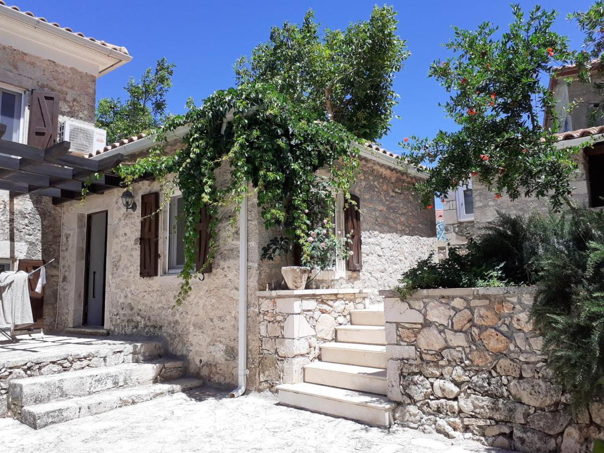 Villa Callisto- Elegant Restored Villa With Pool Yírion 외부 사진
