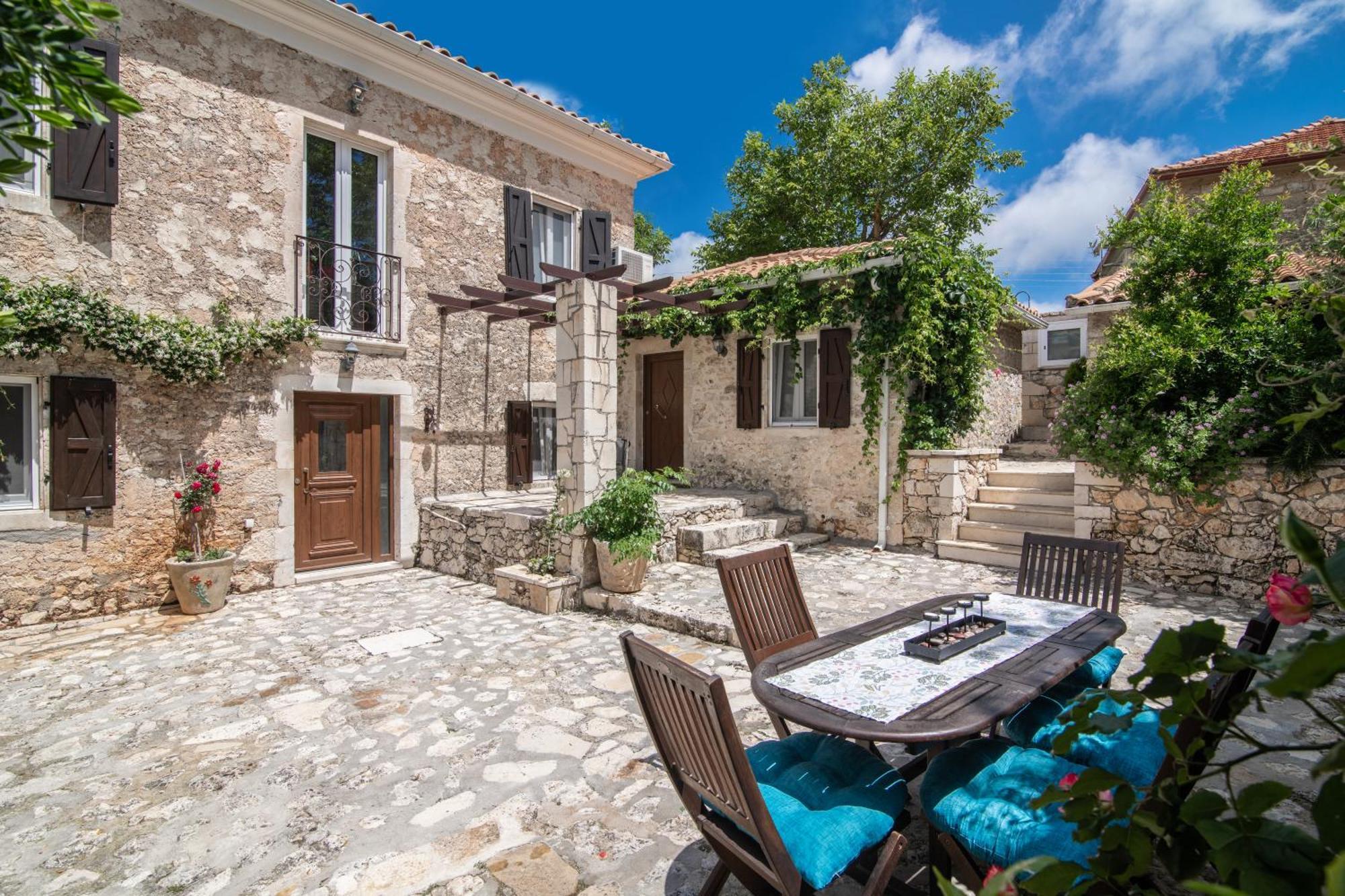 Villa Callisto- Elegant Restored Villa With Pool Yírion 외부 사진