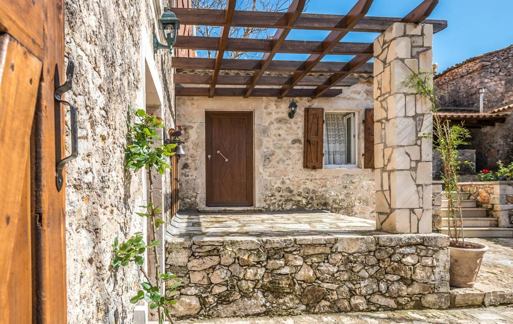 Villa Callisto- Elegant Restored Villa With Pool Yírion 외부 사진