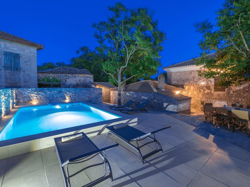 Villa Callisto- Elegant Restored Villa With Pool Yírion 외부 사진